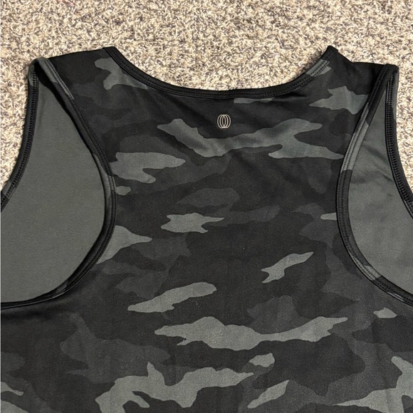 Balance Collection Black and Gray Camo Muscle Tee - Picture 4 of 5